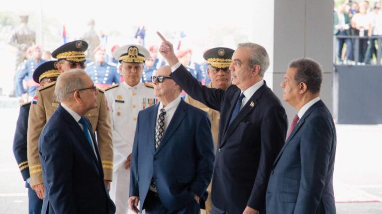 El Gobierno replanteará la política del Estado frente a la crisis haitiana, tras reunión histórica