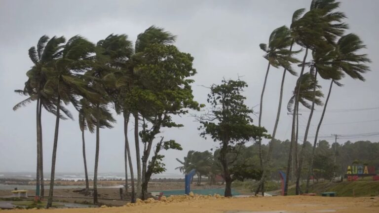 Vaguada y onda tropical producirán lluvias en varias provincias