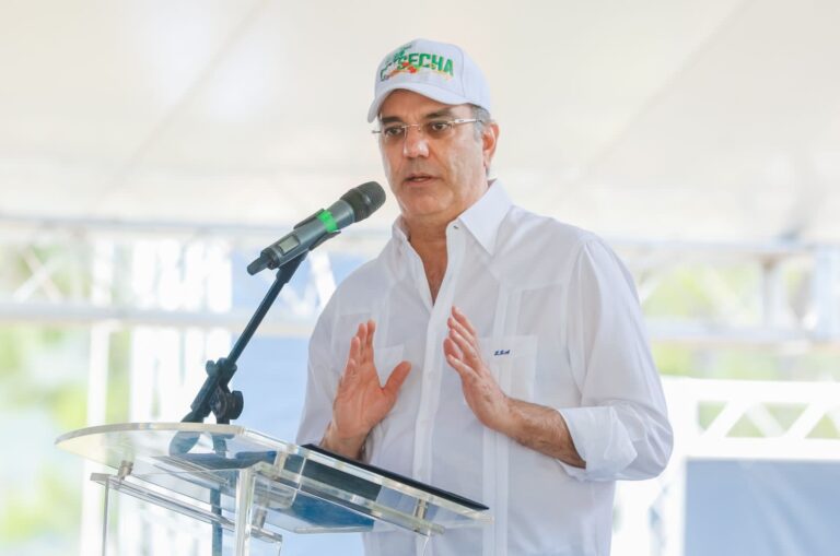 Presidente Abinader inaugurará nuevo recinto de la UASD, escuela y asfaltado de calles en Constanza; también inaugurará tres naves industriales en Santiago y entregará títulos de propiedad
