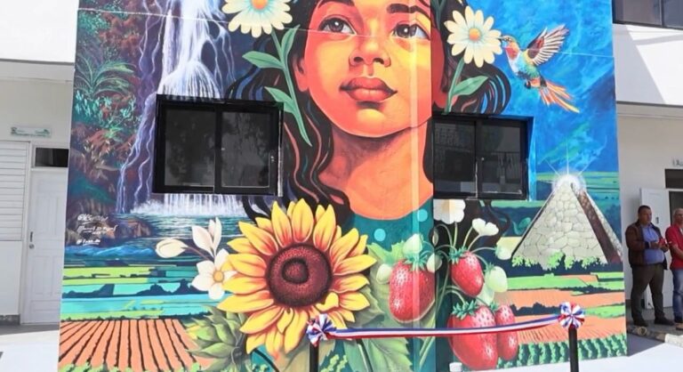 Quedan formalmente inaugurados los murales culturales en Constanza