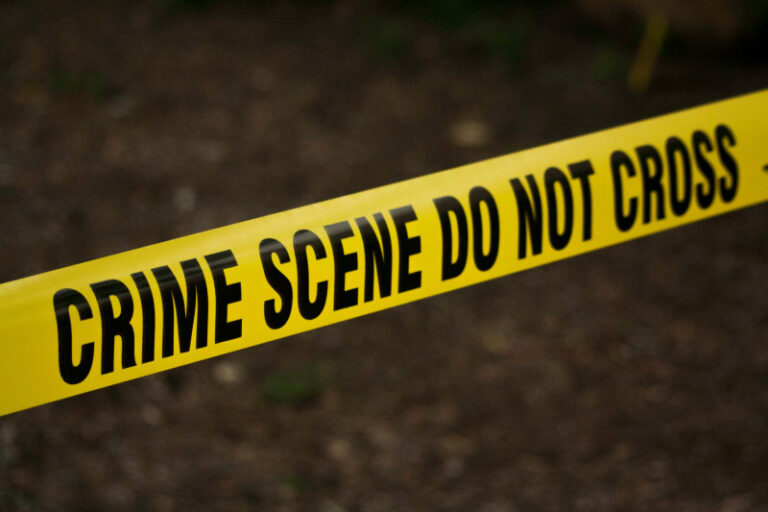 Hombre ultima a expareja, hiere a suegra y se suicida en Santo Domingo Norte