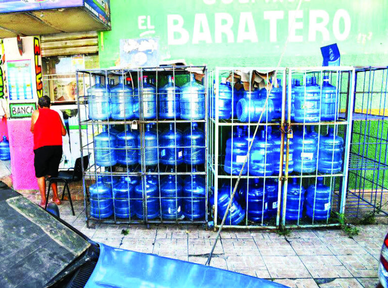 Pro Consumidor asegura 80% de los negocios han dejado de poner botellones en el sol