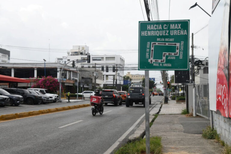 Arranca prohibición de giros a la izquierda en la avenida Lope de Vega