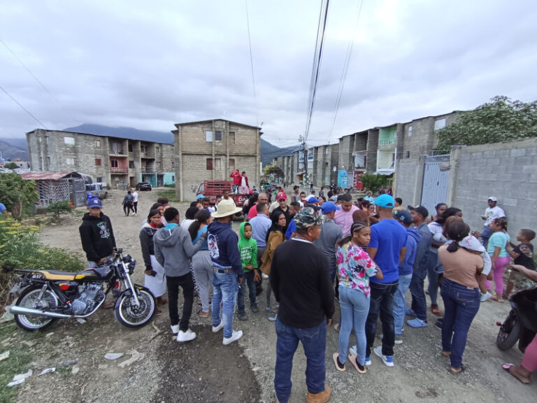 En La Caleta y en Constanza miles viven con miedo ante amenazas de desalojo