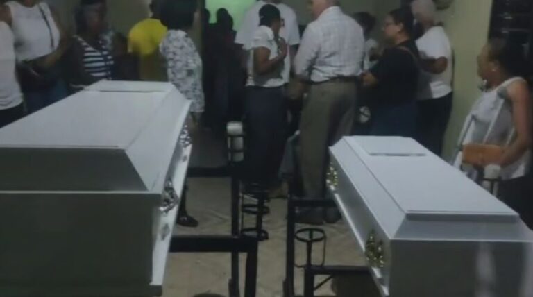 Desde anoche están siendo velados en Cotuí los restos de la madre y sus tres hijos por envenenamiento en SDE