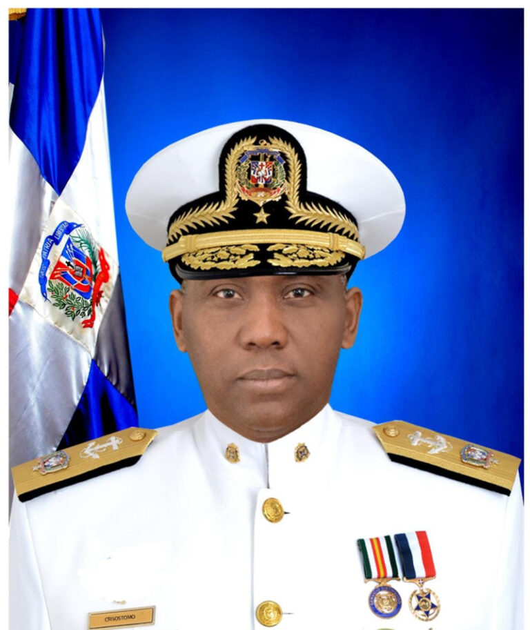 Abinader designa comandante general de la Armada a Juan Crisóstomo Martínez