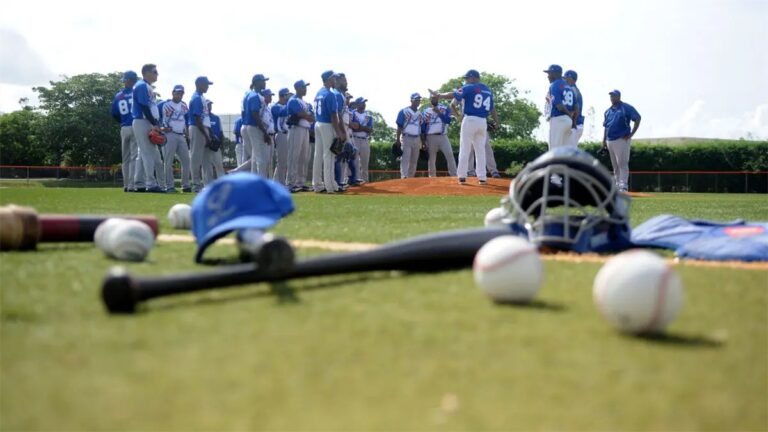 Licey deja en libertad a 14 jugadores