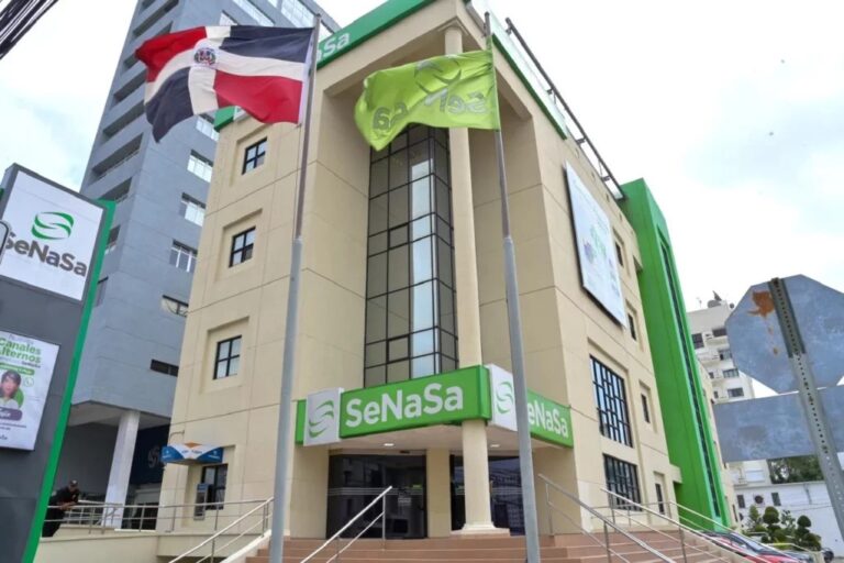 Comisión entrega al Ministerio público informe sobre graves irregularidades en SeNaSa