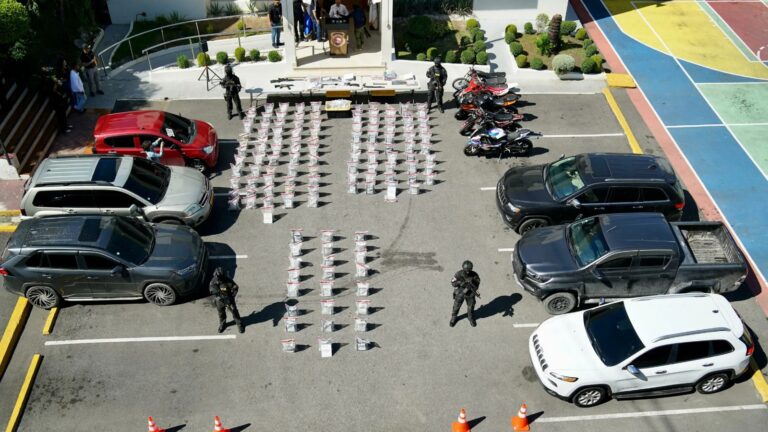 Arrestan a cuatro y ocupan 643 paquetes de cocaína