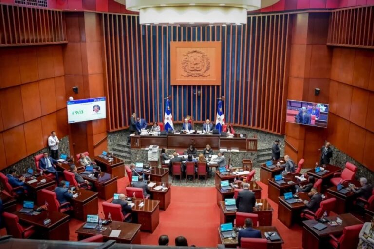 Senado aprueba en segunda lectura el nuevo Código de Trabajo sin cambios a la cesantía