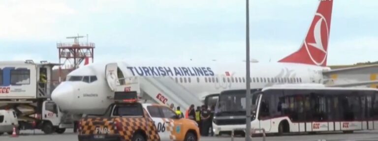 Llegan a Estambul 137 activistas de la Flotilla deportados por Israel