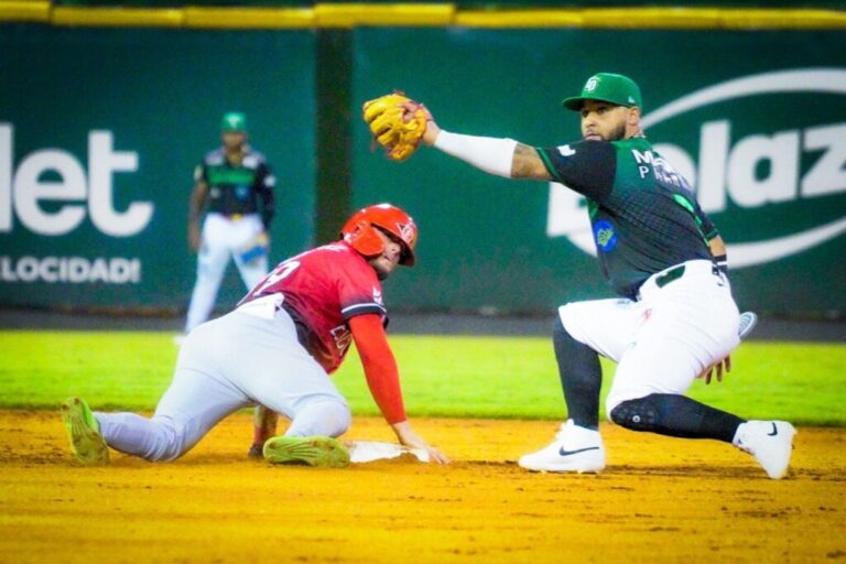 Estrellas Orientales mantienen el invicto co triunfo sobre los Leones del Escogido