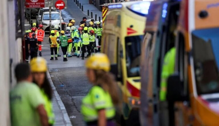 Al menos tres personas heridas por el derrumbe del forjado de un edificio en obras en Madrid