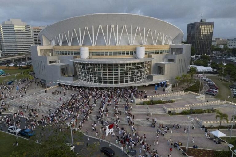Tirotean el Coliseo de Puerto Rico, la principal sala de espectáculos en la isla