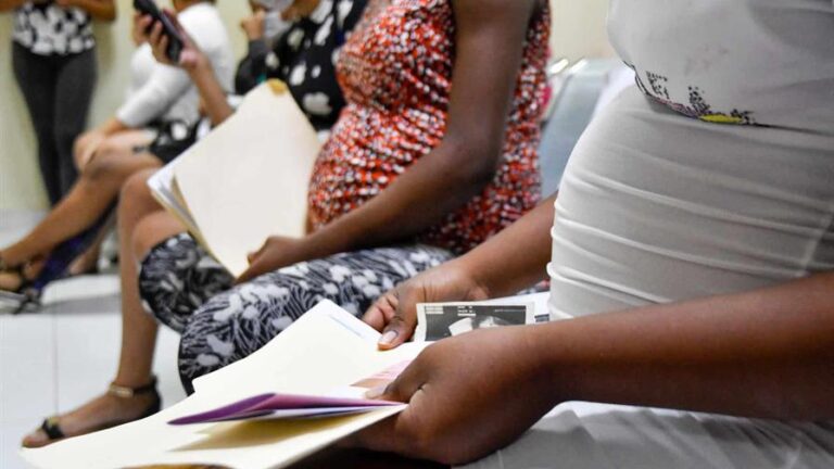 Hombres de 20 a 34 años son quienes más embarazan a adolescentes en RD