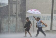 ¡Otro día bajo agua! Vaguada continuará generando lluvias sobre el país