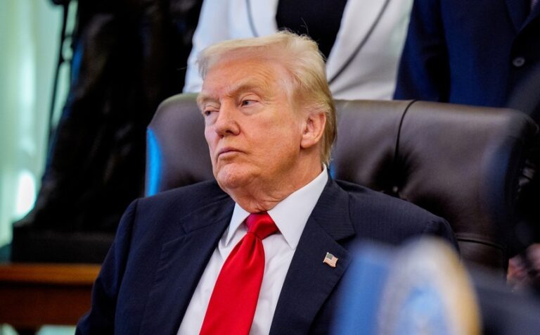 Trump amenaza a Venezuela: "Si podemos por las buenas, bien; si toca por las malas, pues también"
