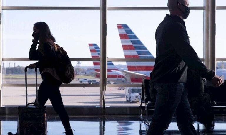 Miles de vuelos cancelados y con retraso en EE.UU. como consecuencia del prolongado cierre del gobierno