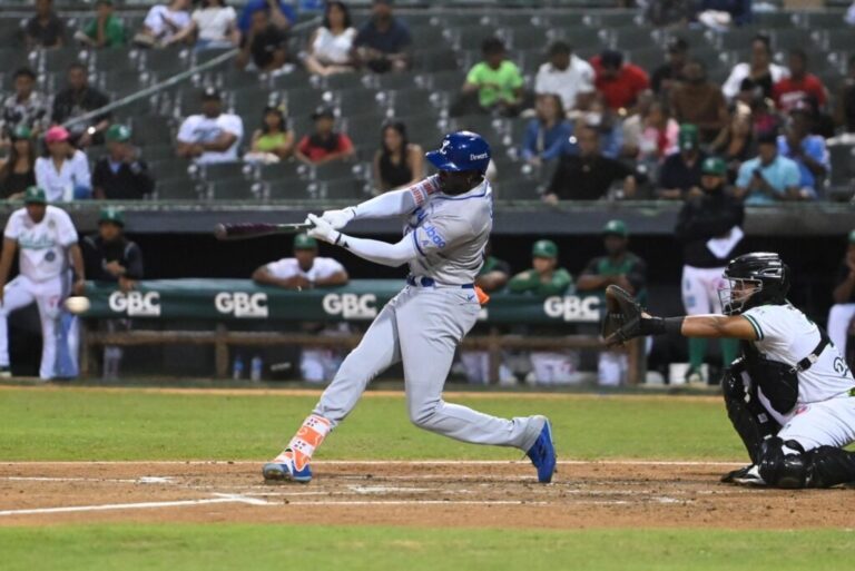 Mauricio, Rojas Jr. y Núñez lideran victoria del Licey sobre las Estrellas