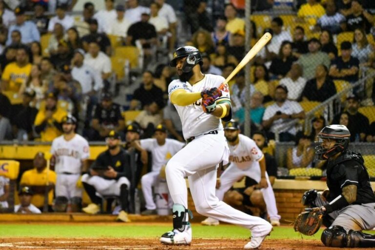Las Águilas Cibaeñas siguen volando alto; vencen a Leones y llegan a 25 triunfos