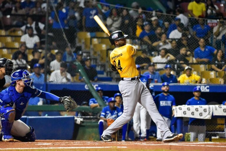 Águilas dejan sin brillo a los Tigres en el Quisqueya