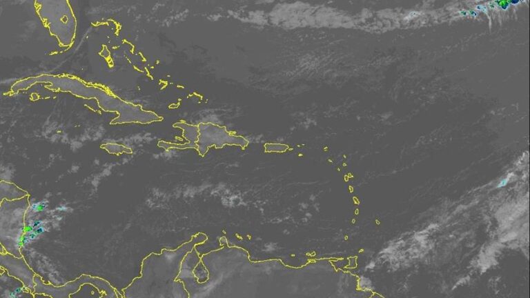 Lluvias débiles, temperaturas frescas y precaución marítima en la costa Atlántica para este sábado