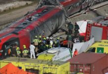 Se elevan a 41 los muertos en el accidente de dos trenes en España