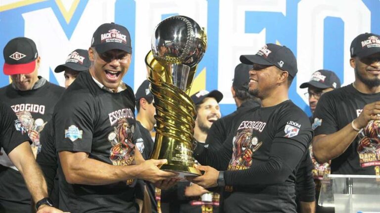 El Escogido completa el homenaje a Juan Marichal con su corona 18