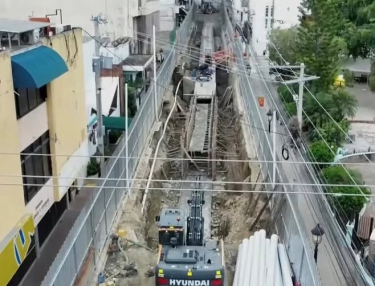 Santiago: Retraso en los trabajos de la calle Del Sol afecta comercio