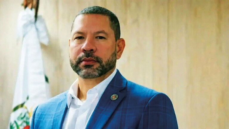 Es dominicano el exjefe local de la DEA acusado en EE. UU. de vender visados y fabricar expedientes