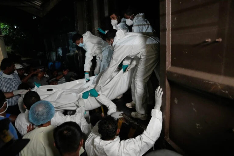 Estados Unidos hunde un buque de guerra iraní en el océano Índico
