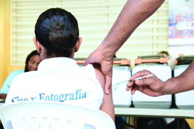Ministerio de Salud introducirá nueva vacuna contra el VPH