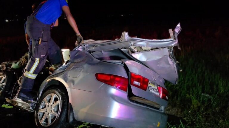 Cuatro fallecidos y un menor lesionado tras accidente en la autopista Duarte