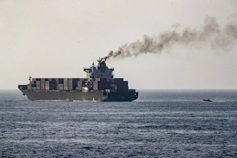 Irán acusa a Estados Unidos de “piratería” por ataque a buque