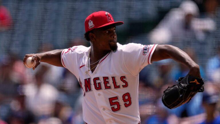 Dominicano José Soriano encabeza ranking semanal de pitchers latinos en MLB