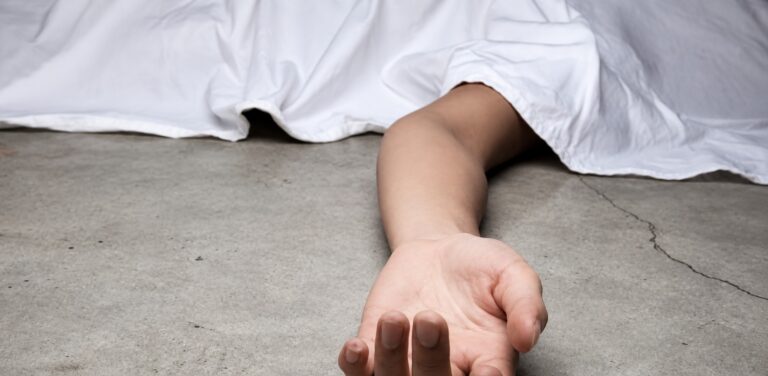 Mujer muere a manos de su pareja en Villa Altagracia