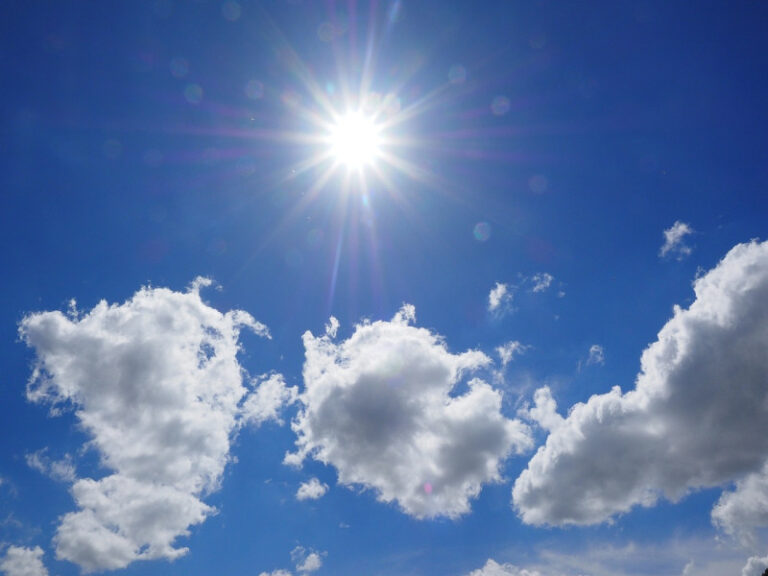 Pocas lluvias este viernes y mucho calor por la incidencia del polvo del Sahara