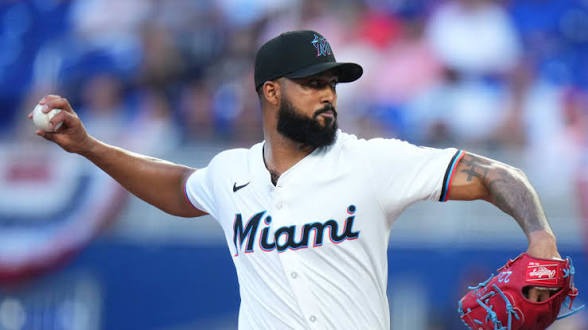 Sandy Alcántara domina por siete entradas y guía triunfo de los Marlins sobre Nacionales