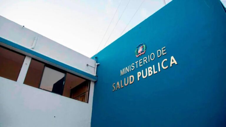 Salud Pública reporta 10 nuevos casos de dengue; aumenta circulación del COVID-19
