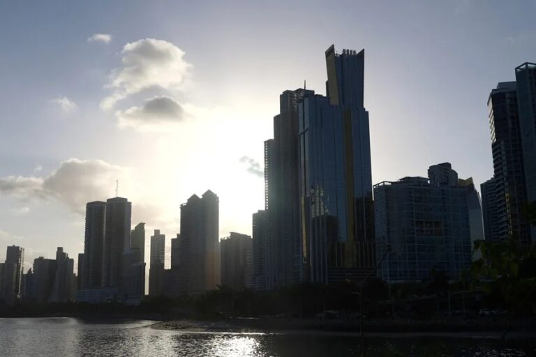 Alarma en Panamá por aumento del acoso escolar y suicidios de adolescentes