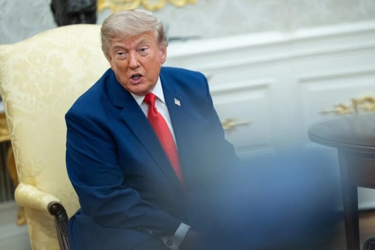 Trump dice que golpeará «duro» a Irán tras los ataques contra bases de EE.UU en Jordania