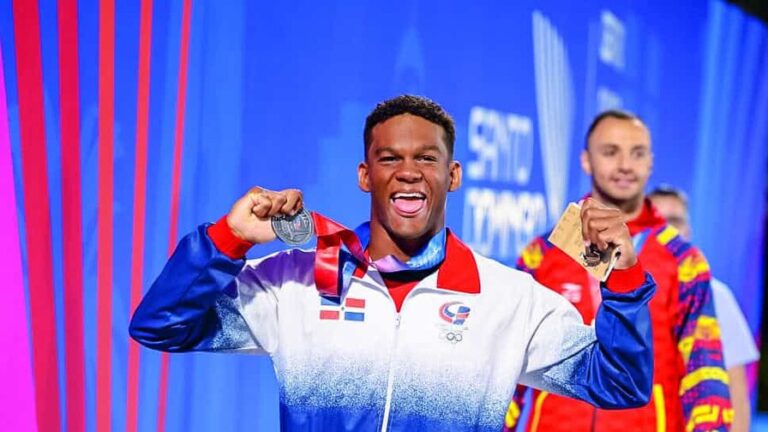 Javier Núñez e Ignacio Vásquez aportan medallas a RD desde el agua
