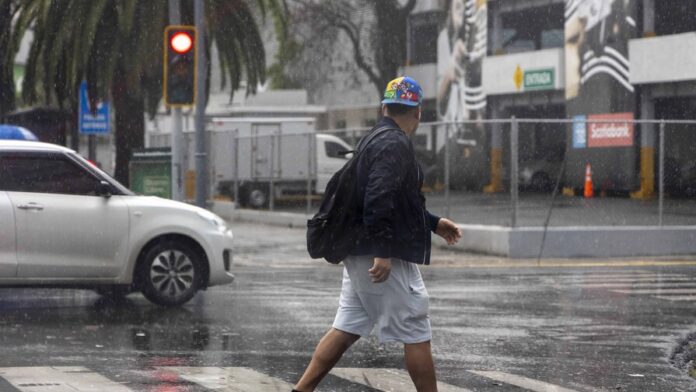 vaguada-seguira-generando-lluvias-en-el-clima-en-rd-c44d16f3-focus-0-0-896-504