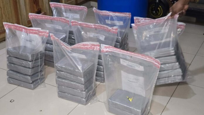 hallan-42-paquetes-de-presunta-cocaina-en-puerto-caucedo-cb5236e8-focus-0-0-896-504