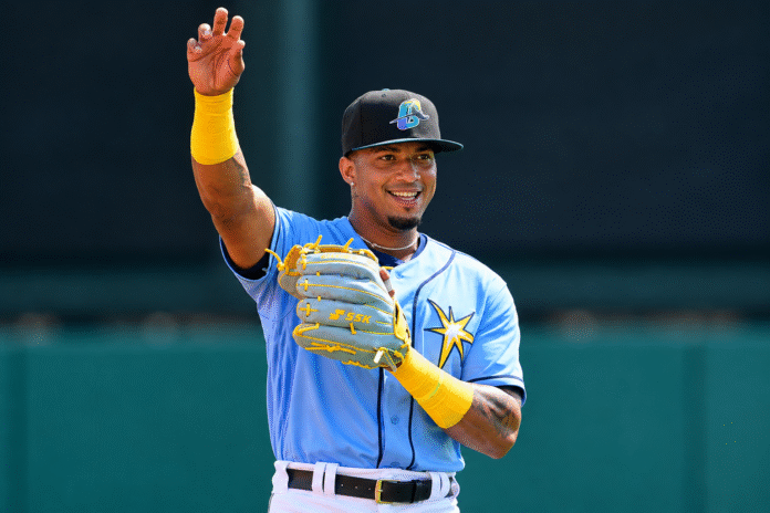 Jugador de béisbol celebrando con Destreza